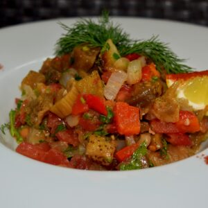 Салат с печеными овощами «Аджап сандал"